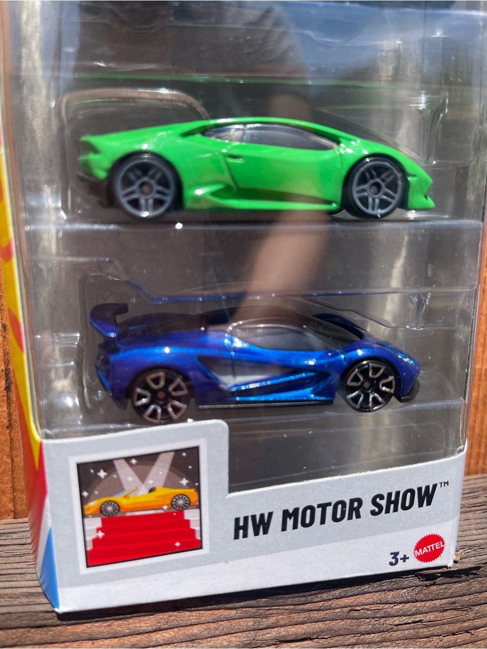 2025 Hot Wheels Motor Show 5 Pack, Ferrari Stradale, Purple Ford GT - Picture 2 of 5